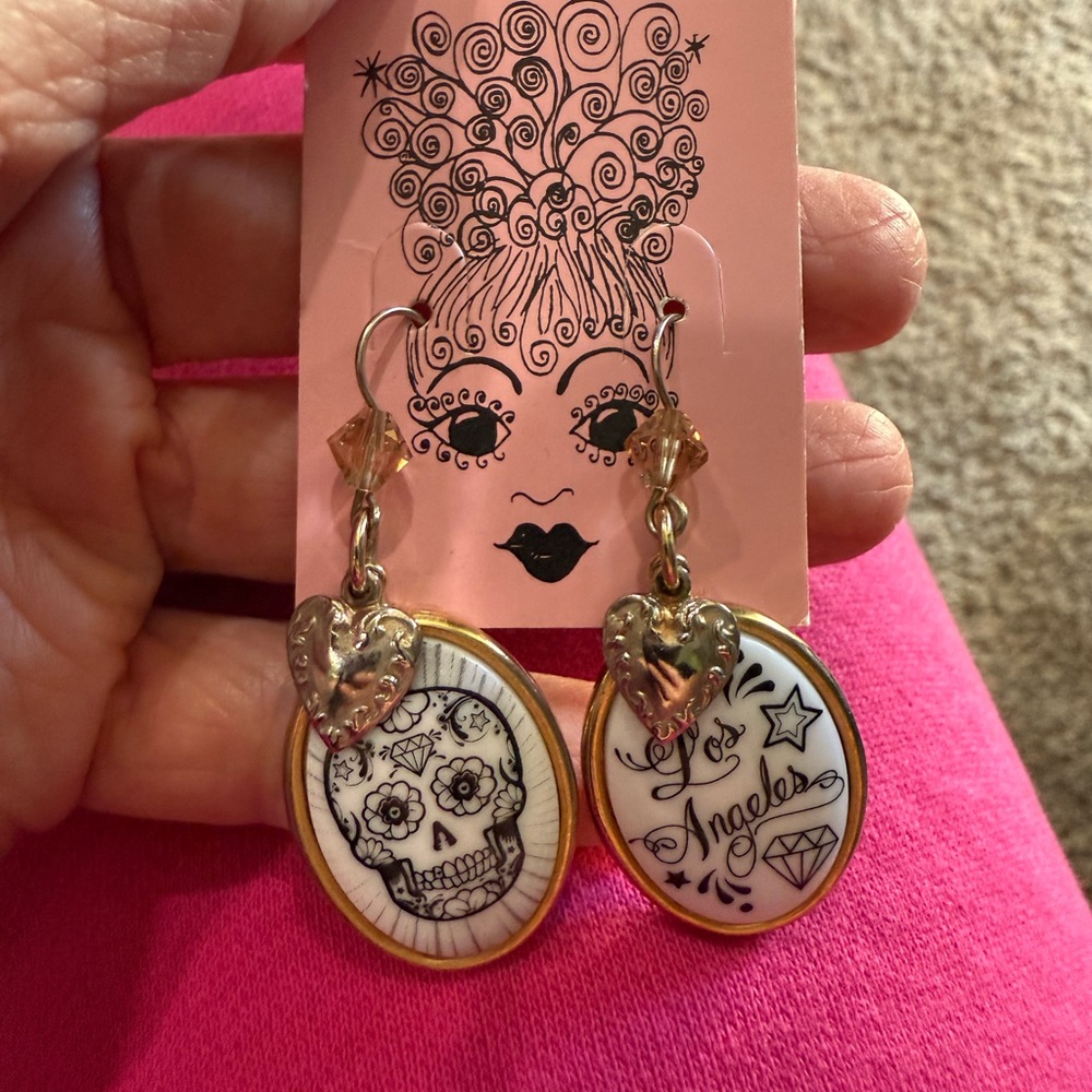 Tarina Tarantino Skull Los Angeles Earrings - Picture 2 of 5